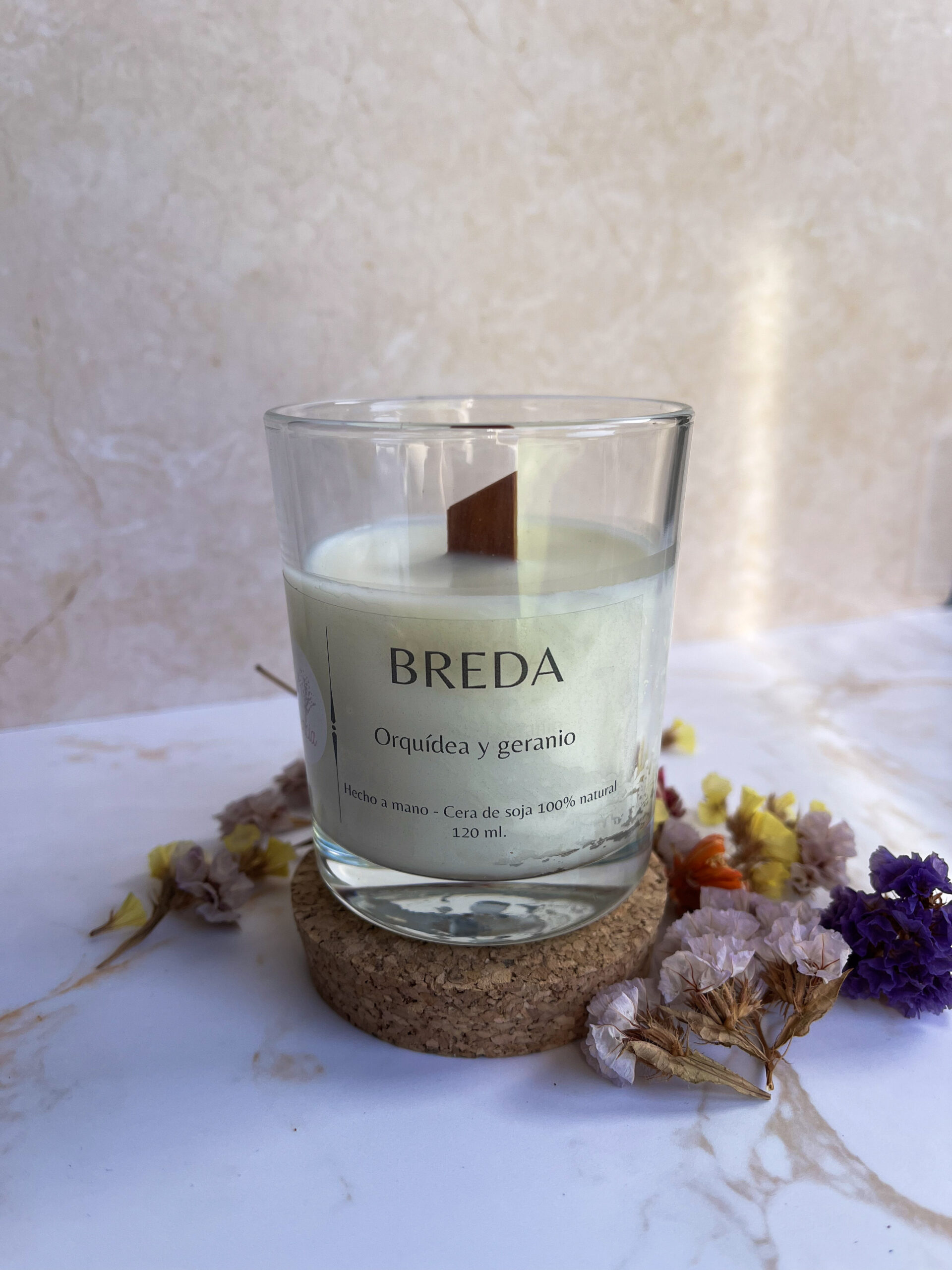 Vela aromática Breda - Orquídea y Geranio (120g)
